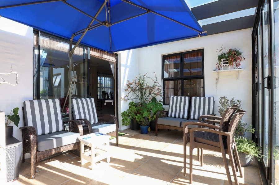 3 Bedroom Property for Sale in Sunningdale Western Cape
